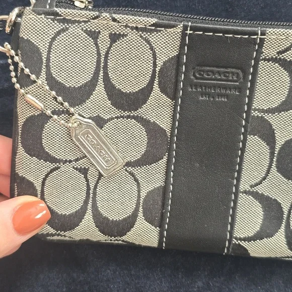 Coach | Signature Canvas Pouch - Picture 2 of 7